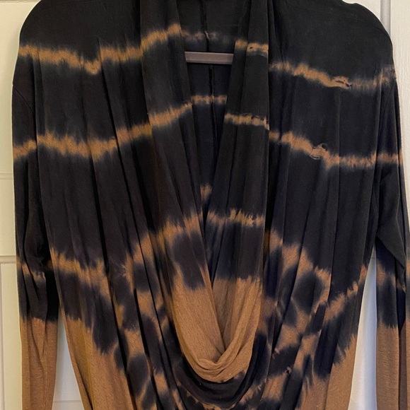 Language Navy and Tan Long Sleeve Top - Picture 3 of 5